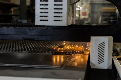 Тольяттинцу оторвало часть руки на производстве