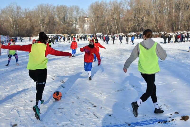 Более 50 команд участвуют в "Зимнем мяче - Богатое"