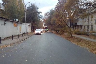 Пожилая женщина выпала из движущегося автобуса в Самаре