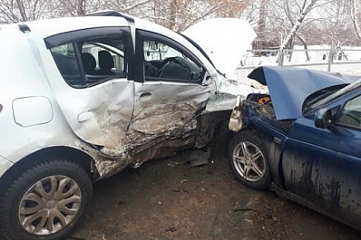 53-летняя женщина устроила ДТП на встречной полосе в Самарской области