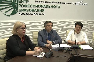 Глава Минобрнауки региона Виктор Акопьян ответил на вопросы родителей о ЕГЭ   