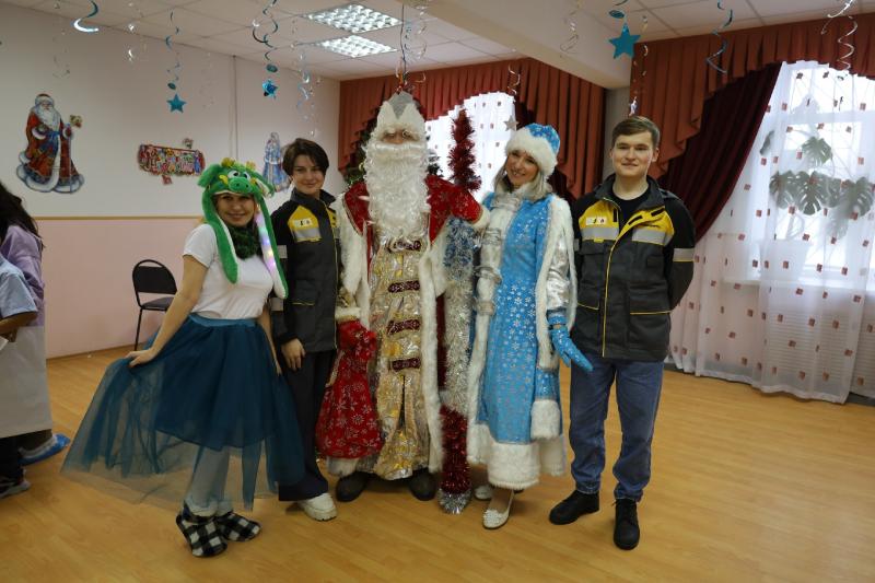 Самарские нефтяники подарили детям новогоднее чудо