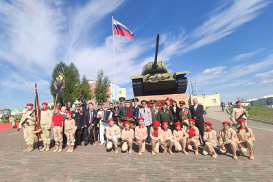 В Крутых Ключах отметили День танкиста