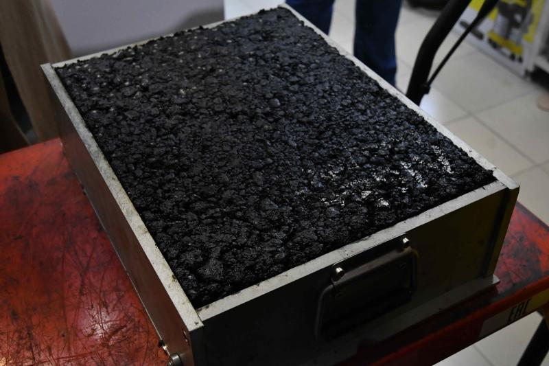 Лаборатория областного Минтранса проверяет качество дорожных материалов на всех этапах