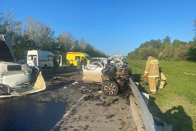 В Самарской области в ДТП с тремя авто погибли четыре человека