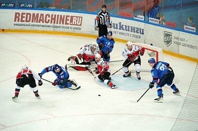 Хоккейная "Лада" определилась с составом на выездную серию
