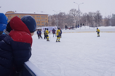 В Самаре на площади Куйбышева стартуют городские соревнования "Золотая шайба"