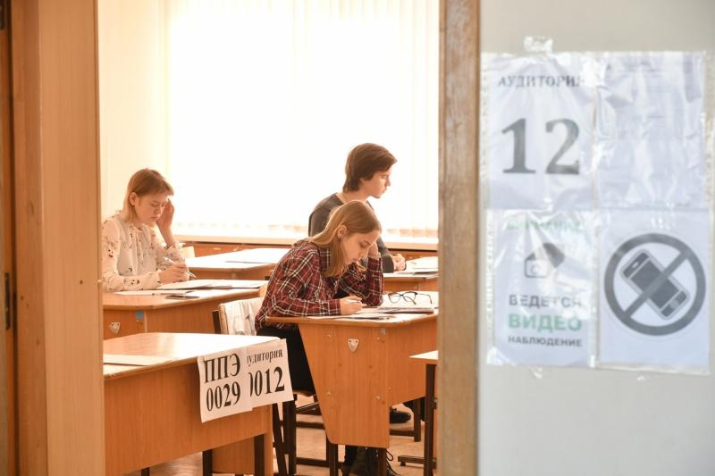 Светлана Ильина: выплаты подъемных по поручению губернатора станут хорошим подспорьем для семей выпускников