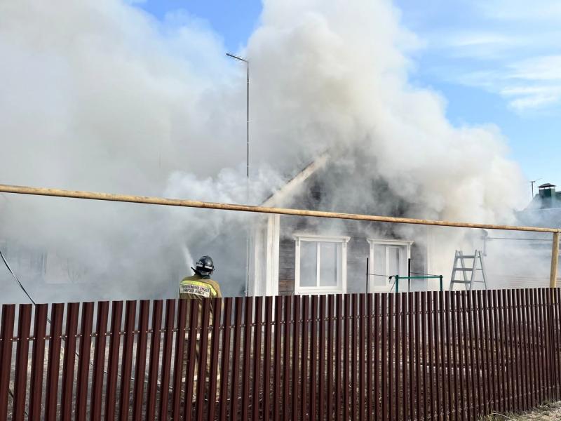 Утром 2 апреля в Кинеле вспыхнул частный дом на 100 "квадратах"