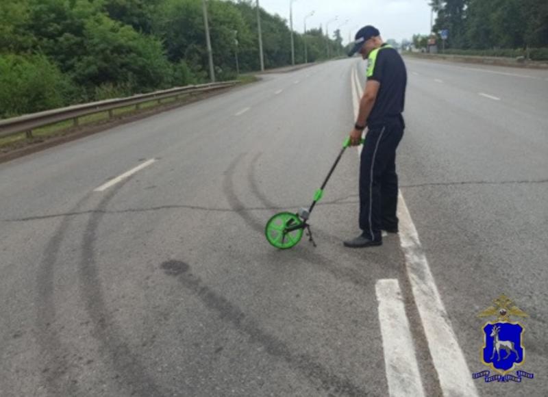 В Самарской области на трассе мотоциклист врезался в "десятку"