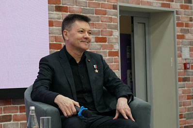 Владимир Путин вручил самарскому космонавту Олегу Кононенко орден "За заслуги перед Отечеством" первой степени