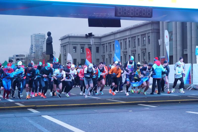 Более 10 тыс. человек приняли участие в забеге "Чистый спорт" в Самаре
