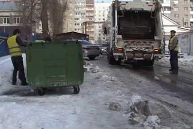 Водитель мусоровоза рассказал, с какими трудностями приходится сталкиваться в период карантина