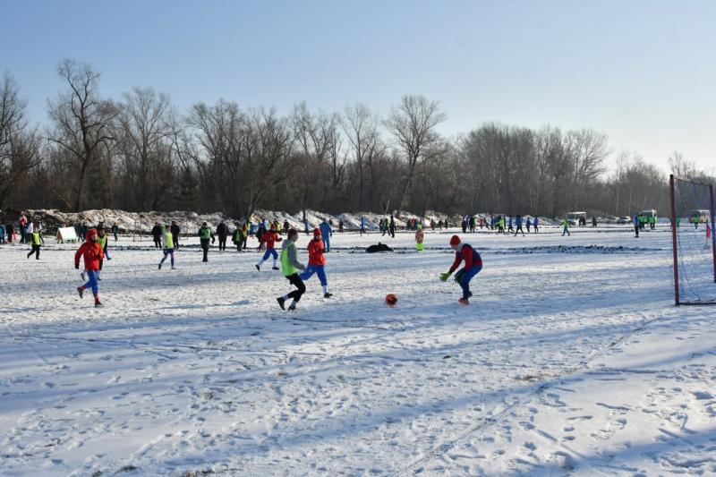 Более 50 команд участвуют в "Зимнем мяче - Богатое"
