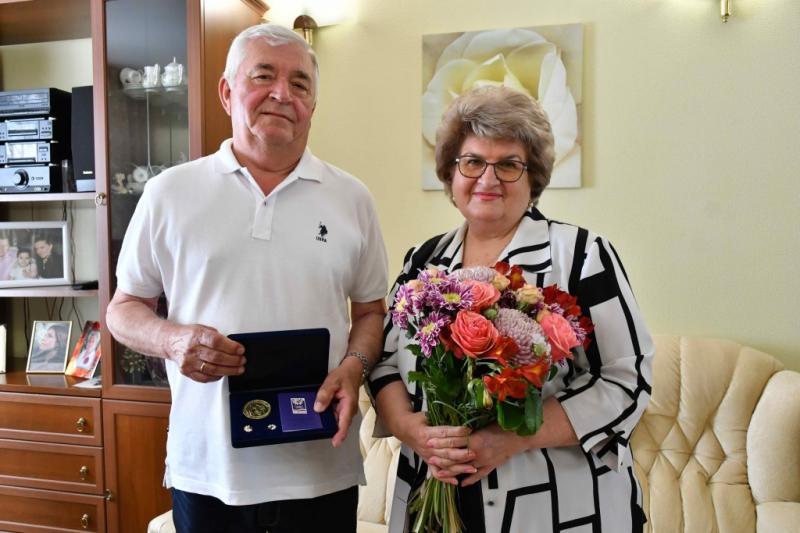 Полвека любви: самарцы, прожившие в браке 50 лет, получили награду