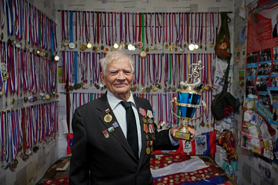 Тольяттинский ветеран Николай Михайлов шесть раз обежал вокруг Земли