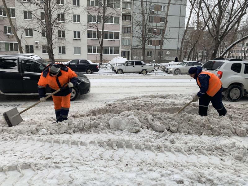 Владимир Василенко проверил, как убирают снег в городе