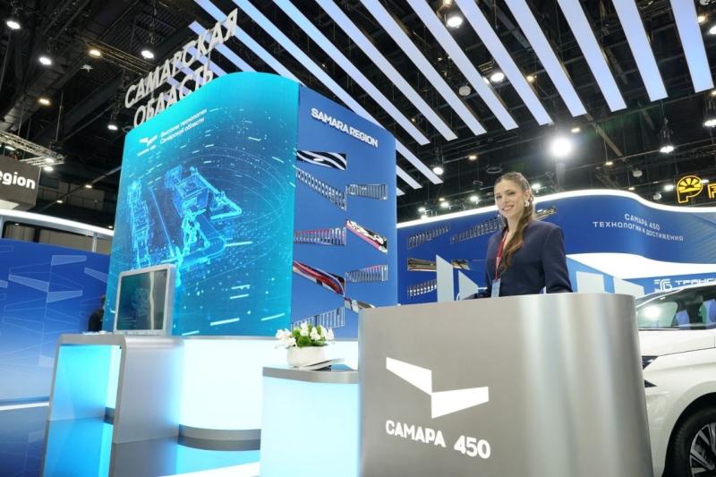 Делегация Самарской области второй день работает на ПМЭФ