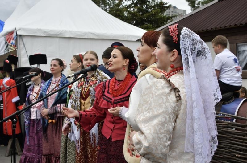 В Самаре более 30 тысяч человек приняли участие в военно-спортивном фестивале "Готов к защите Отечества"