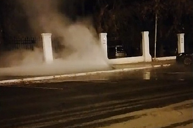 В Самаре из-под земли забил фонтан кипятка