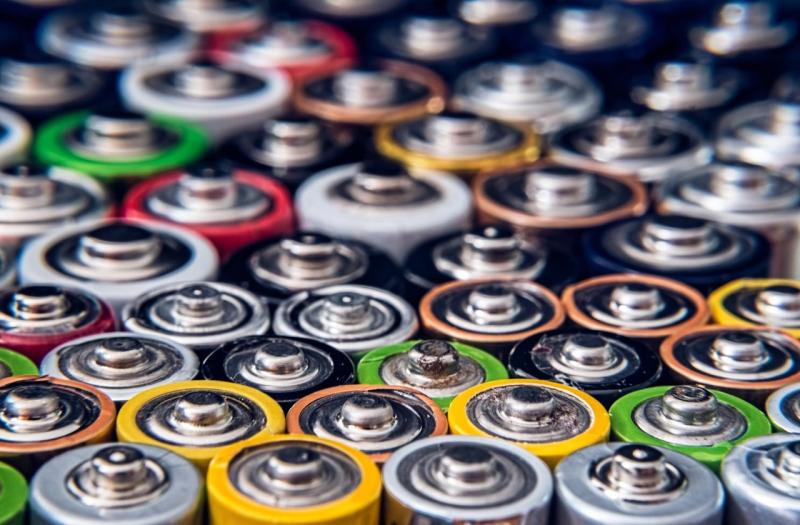 Выбрасывать нельзя: правила утилизации севших батареек