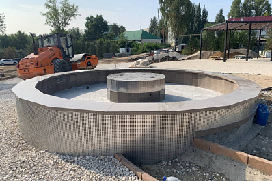 В октябрьском парке Поколений установлена чаша фонтана 