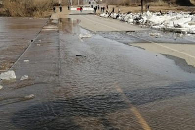 Ледоход частично разрушил мост через реку Самару