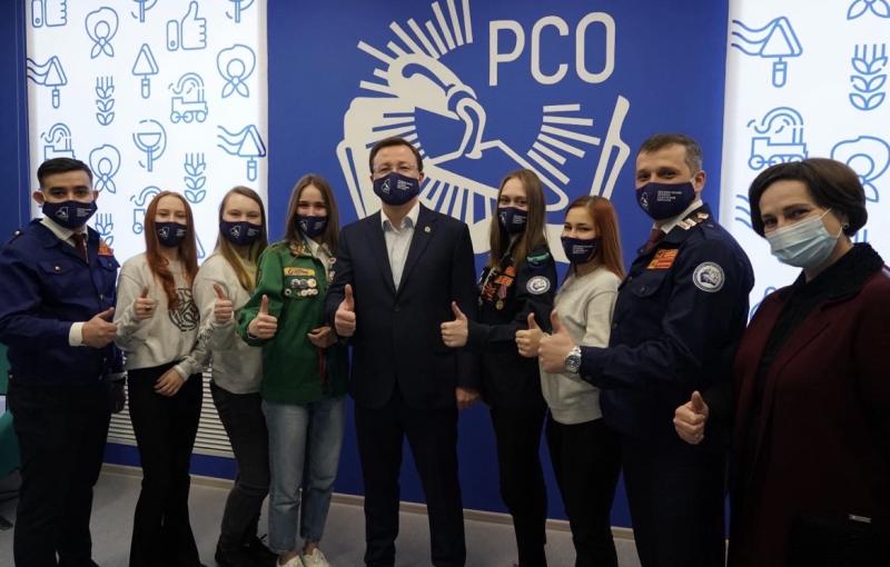 Перспективы и развитие: Дмитрий Азаров в День российских студотрядов встретился с самарской молодежью