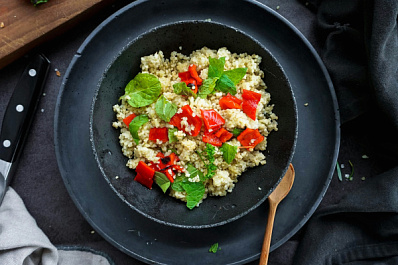 Снижают холестерин и выводят токсины: специалисты рассказали о пользе гречки и киноа