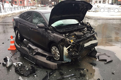 В Самаре автоледи на Sportage спровоцировала серьезное ДТП, проехав на красный