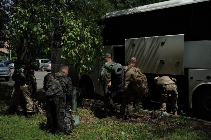 Возьмут верой и дисциплиной: добровольцы-казаки из Самарской области уехали в зону СВО