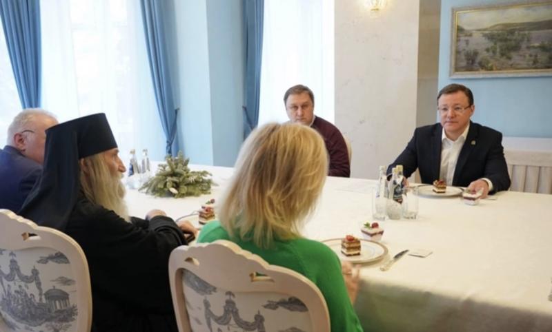 Дмитрий Азаров встретился с членами Комитета семей воинов Отечества