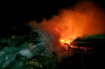 В Безенчукском районе ночью 12 августа горели 200 тонн сена