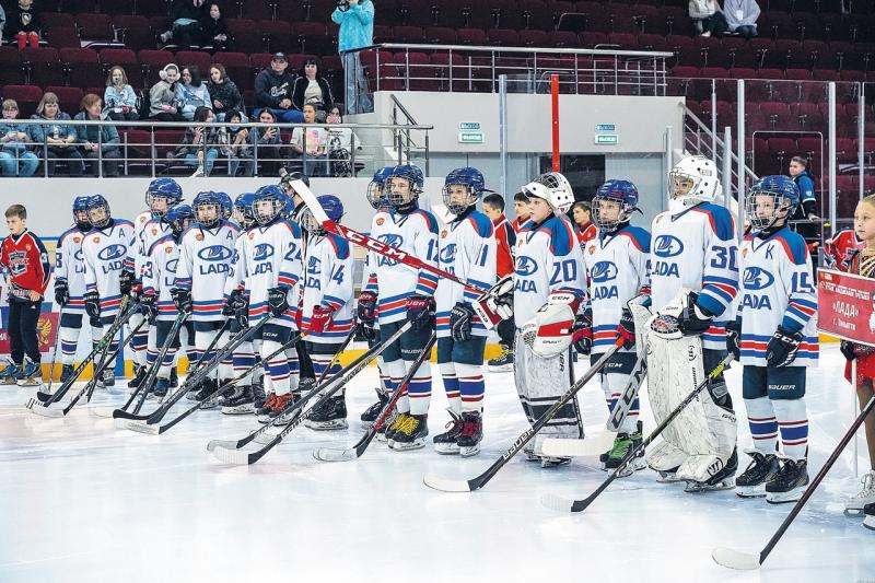 В Самаре проходят всероссийские соревнования по хоккею среди юношей