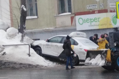 ДТП на Масленникова в Самаре: снова такси