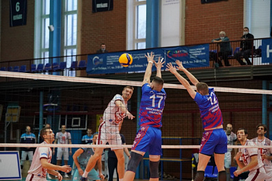 Волейболисты "Новы" начали финальный турнир с двух домашних побед