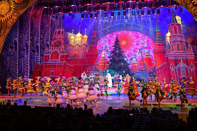 В Самарскую область за 5 часов до Нового года "придет" Кремлевская елка