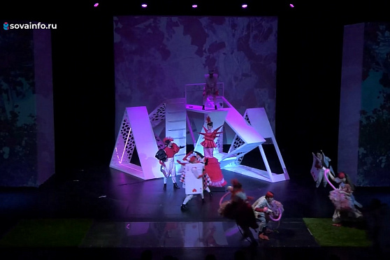 Атмосфера магии и волшебства в театре юного зрителя "СамАрт". Игра в театр