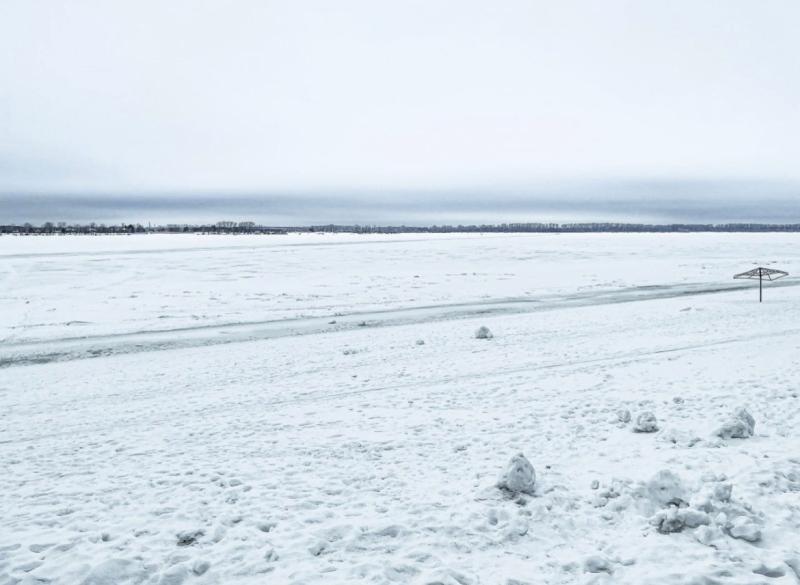 Два жителя Самарской области прошли по Волге на коньках от Тольятти до Ульяновска