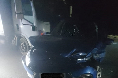 На трассе в Самарской области в ДТП с легковушкой и грузовиком пострадал человек