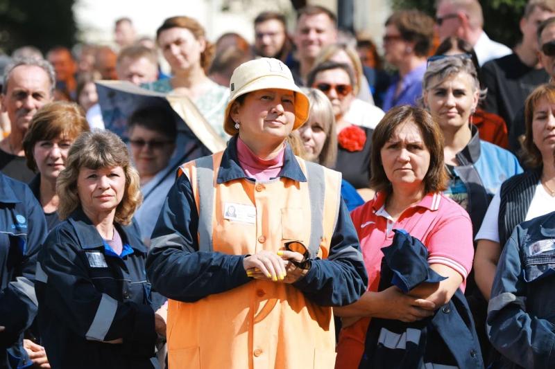 Вячеслав Федорищев отметил вклад сотрудников тольяттинского предприятия в развитие химической промышленности в регионе