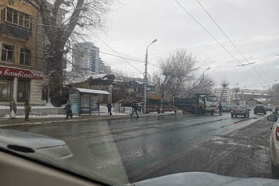 В Самаре сносят аварийный дом в Ленинском районе