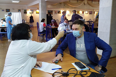 В единый день вакцинации повторную прививку от COVID-19 сделал руководитель Медгородка Алексей Кирсанов