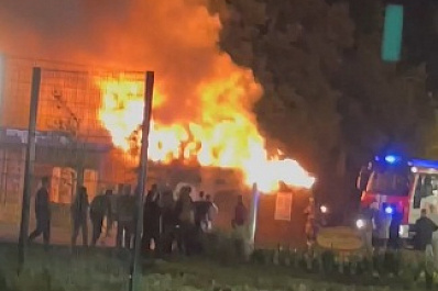 В сквере в Тольятти ночью полыхал прокат самокатов