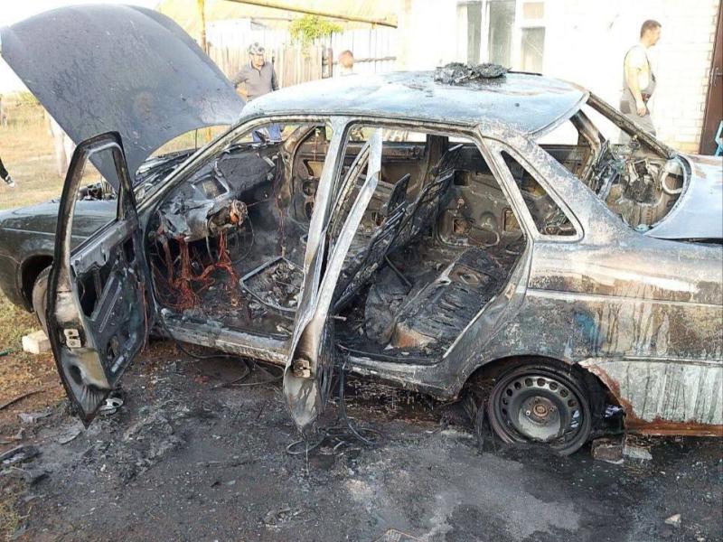 В Кинельском районе 20 сентября сгорела "Приора" 