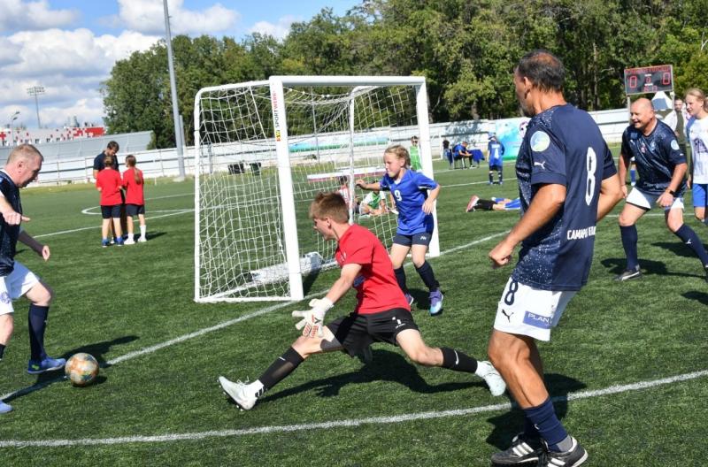 Завершились соревнования дворовых команд "Лето с футбольным мячом"