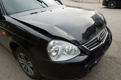 В Сызрани пьяная угонщица "Приоры" попала в ДТП