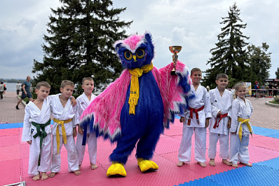 СОВА дарит подарки: на самарской набережной проходит День физкультурника