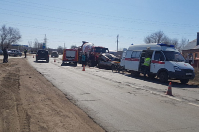 В Кинеле при столкновении легкового авто с КамАЗом погибли две женщины