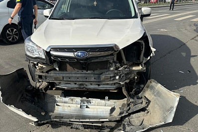 В Самаре женщина на Subaru Forester сбила 38-летнего мотоциклиста